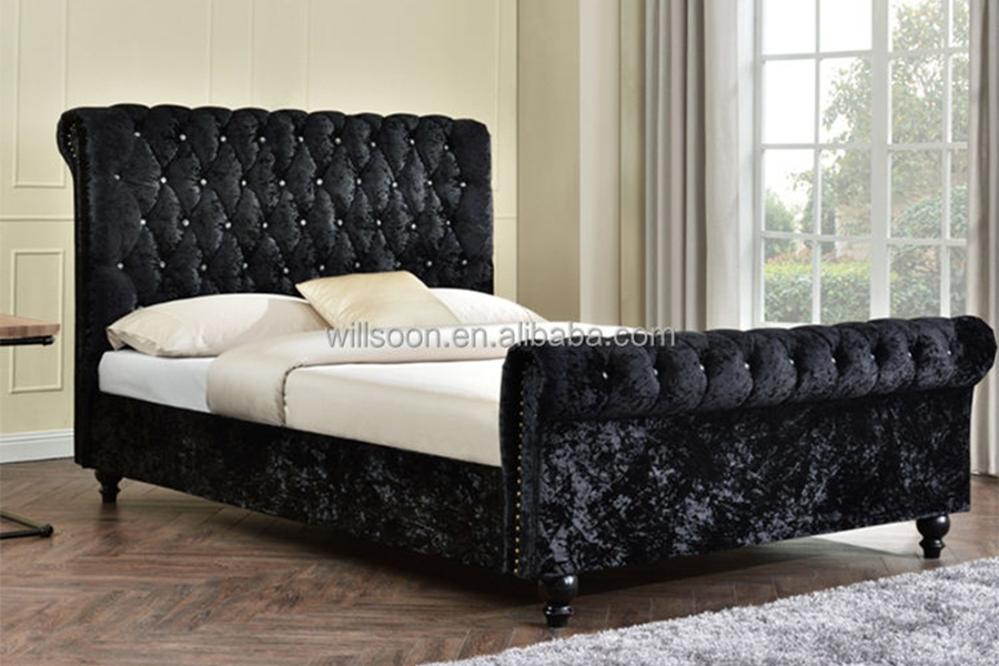 1153 Gestoffeerd bed met fluwelen S-vorm design