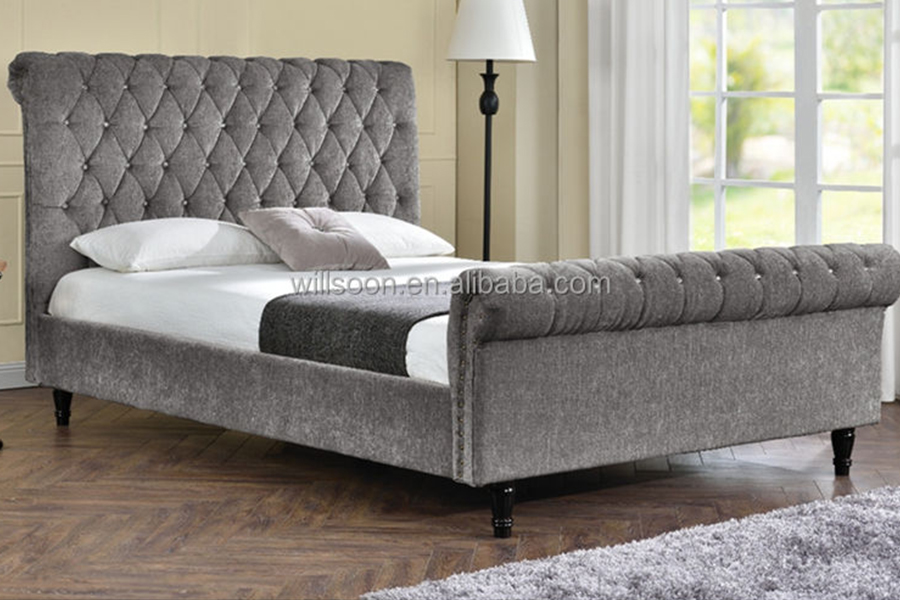 1153 Gestoffeerd bed met fluwelen S-vorm design