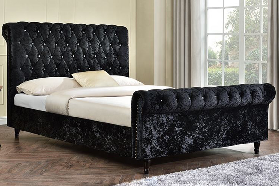 1153 Gestoffeerd bed met fluwelen S-vorm design