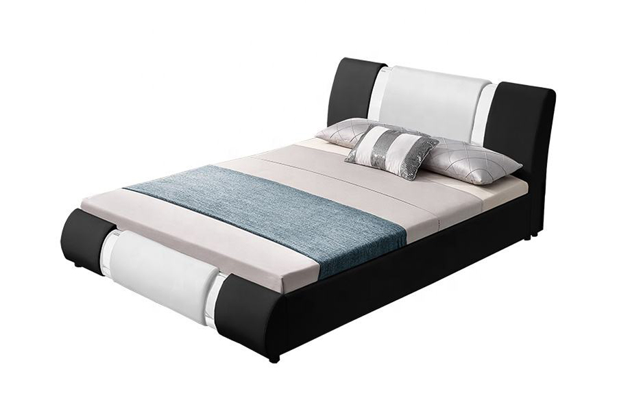 1146 Kussen versierd met zilverdraad Gestoffeerd bed