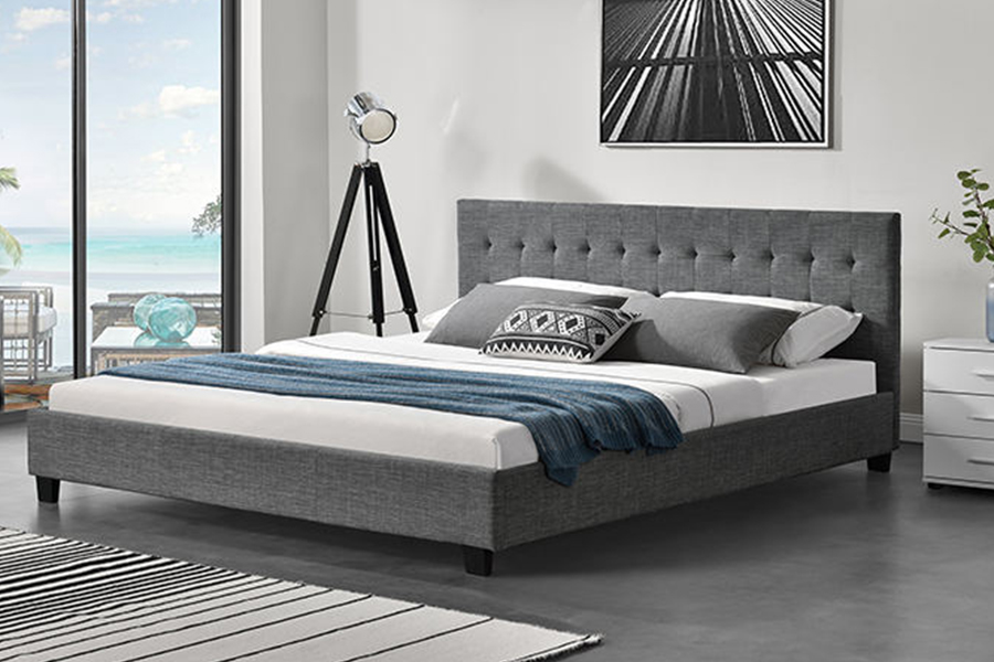 1257 Gestoffeerd bed met moderne paneelstijldecoratie