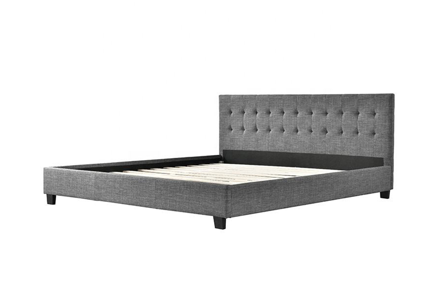 1257 Gestoffeerd bed met moderne paneelstijldecoratie