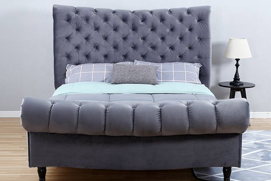 1393 Luxe sleebed met hoog hoofdeinde, gestoffeerd bed