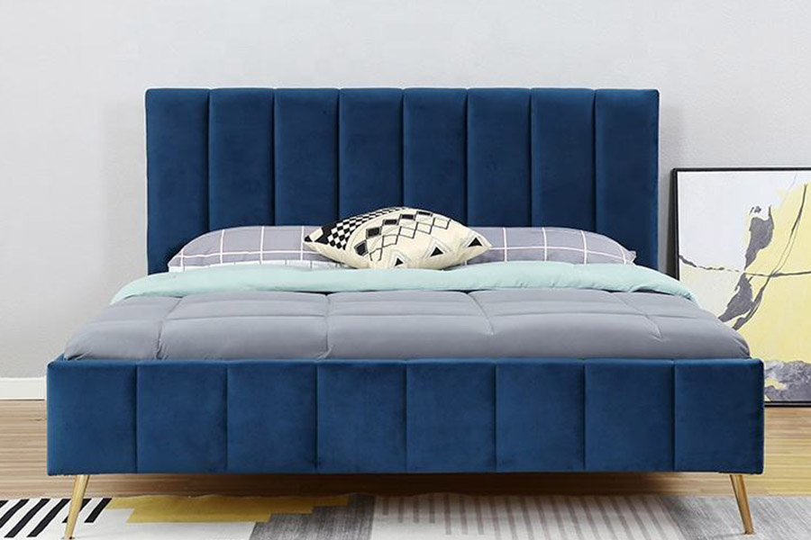 1382 Tweepersoonsbed in moderne stijl, massief hout, gestoffeerd bed