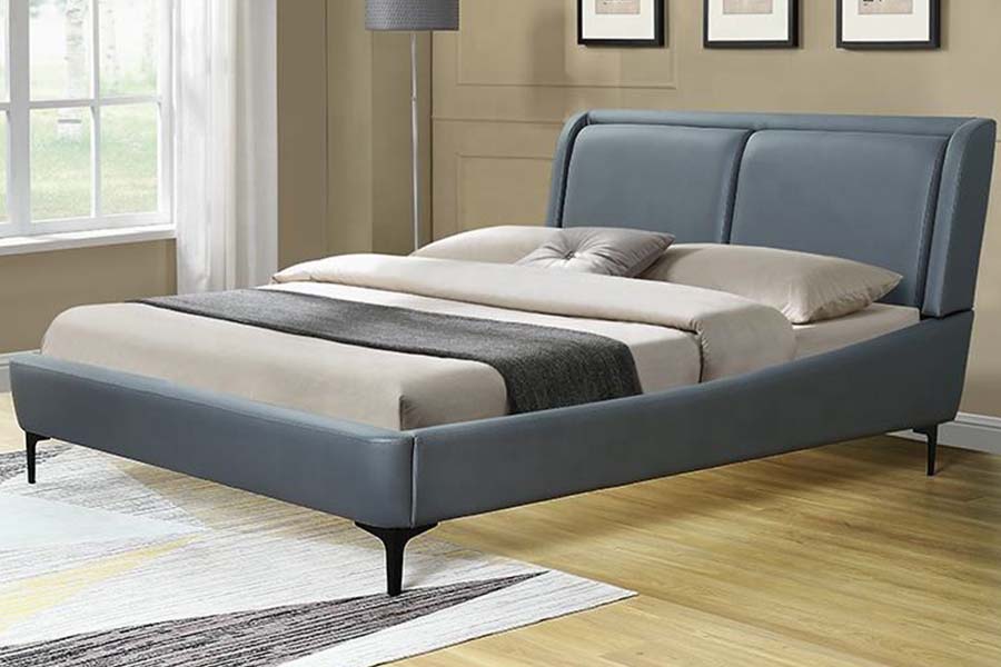 1584 Zwart leer, zacht hoofdeinde, gestoffeerd bed