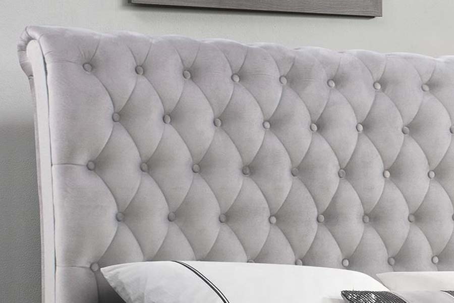1563 Klassiek zilverkleurig sleebed Gestoffeerd bed