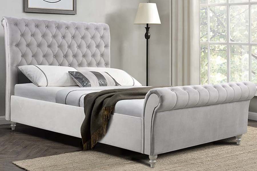 1563 Klassiek zilverkleurig sleebed Gestoffeerd bed