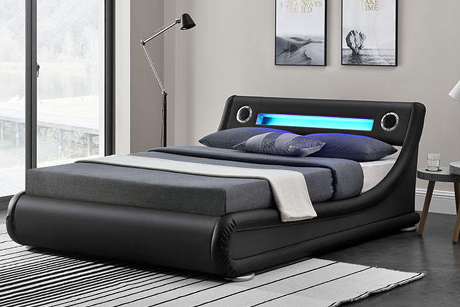 1324-1GS Prachtige LED-luidspreker, lederen gasveer, gestoffeerd bedframe met opbergruimte