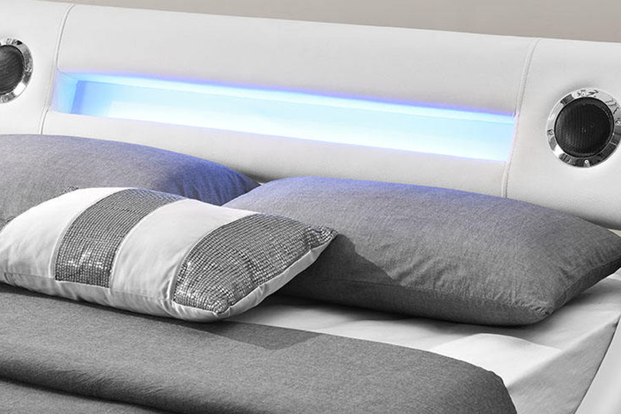 1324-1GS Prachtige LED-luidspreker, lederen gasveer, gestoffeerd bedframe met opbergruimte