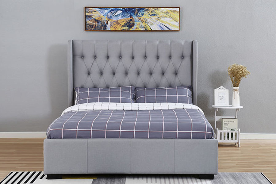 1310G Bedframe met opbergruimte met hoog hoofdbord en grijze stof met knoopdetail