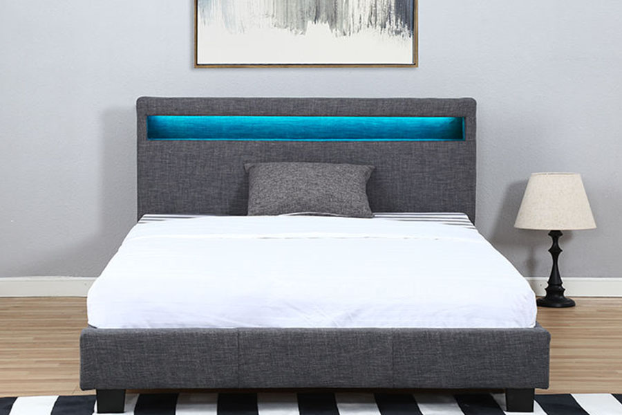 1334-1-2 Elegant dubbel gestoffeerd led-bedframe van linnenstof
